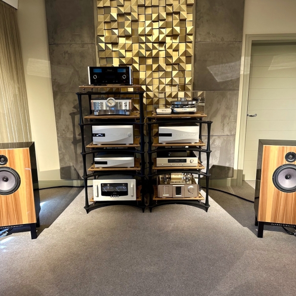 HiFi Lounge to demo the whole DeVore Orangutan Range of loudspeakers at the UK Audio Show next month